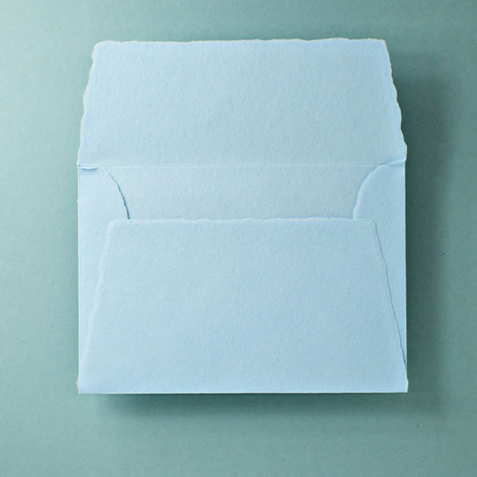 Büttenpapier-Umschlag B6 - Trapezlasche - babyblau