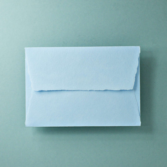 Büttenpapier-Umschlag B6 - Trapezlasche - babyblau