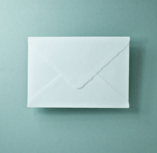 Büttenpapier-Umschlag B6 - Dreieckslasche - naturweiß