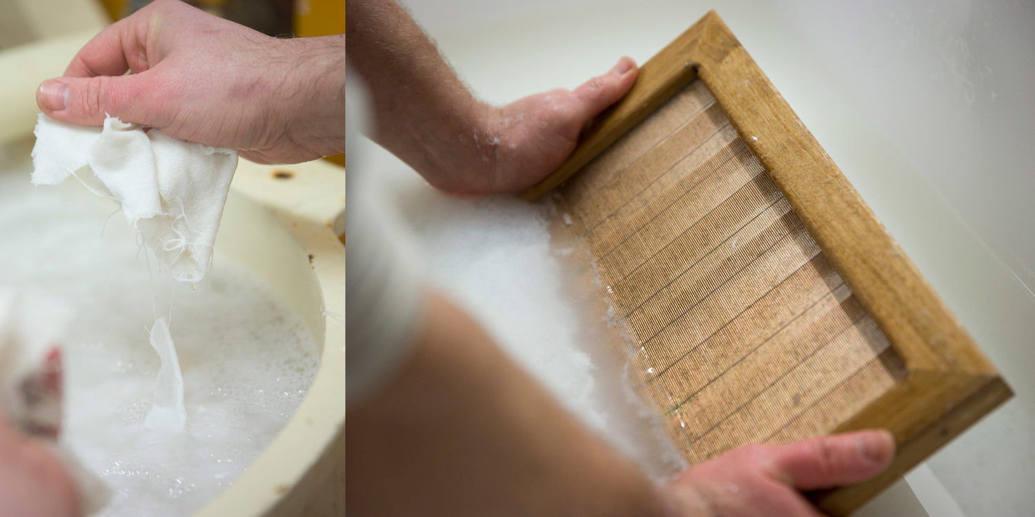 Produktion von handgeschöpftem Papier